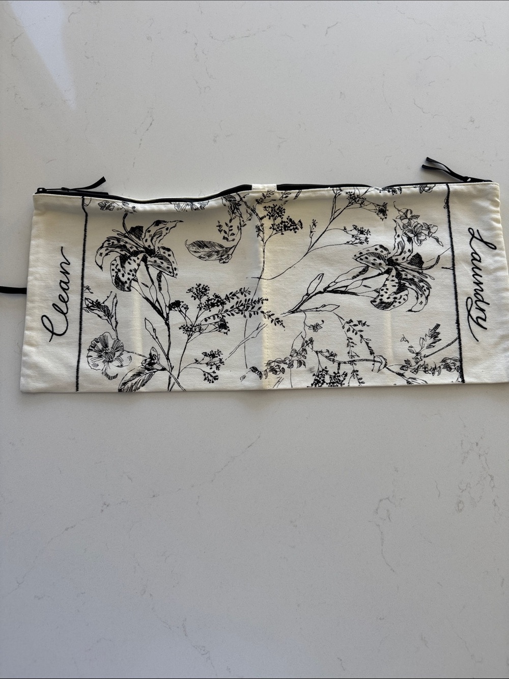 Floral 'Clean Laundry' travel Bag w Hanging loop in Black and Cream NWOT